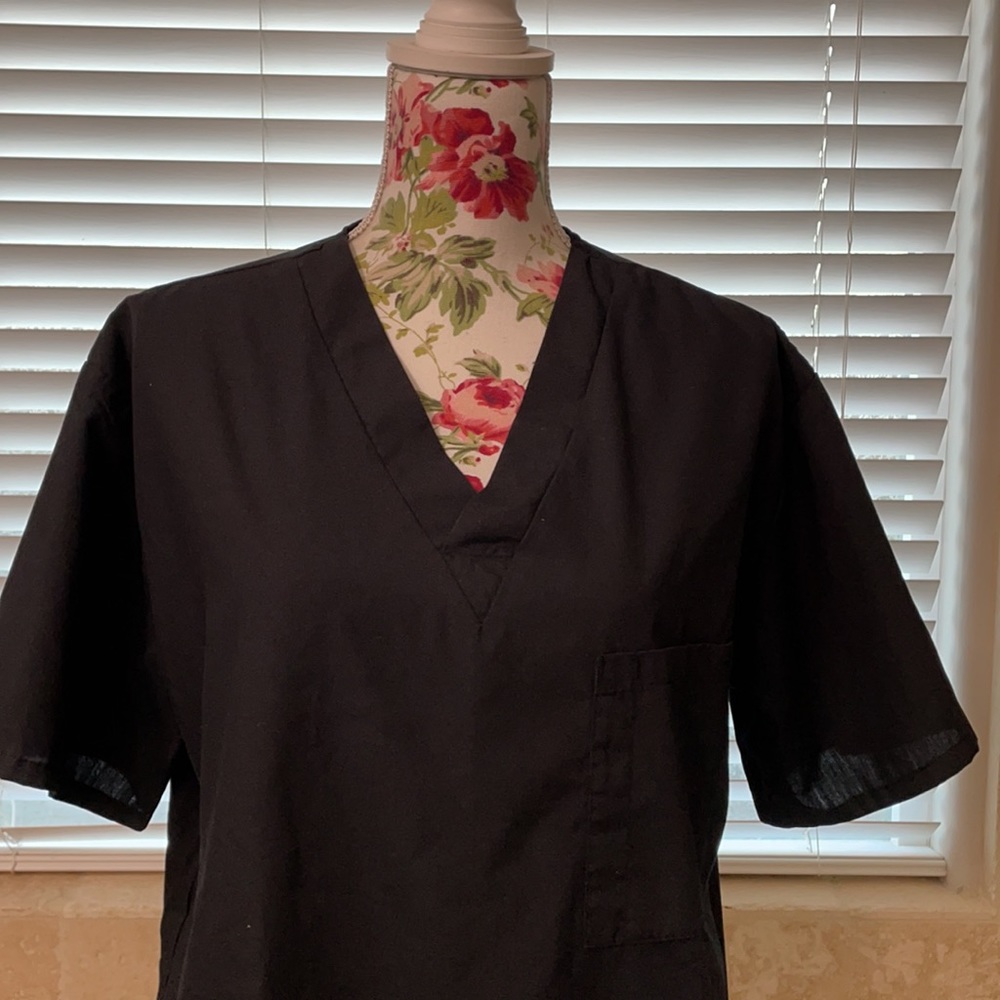 Scrub tops - medium - Picture 7 of 8